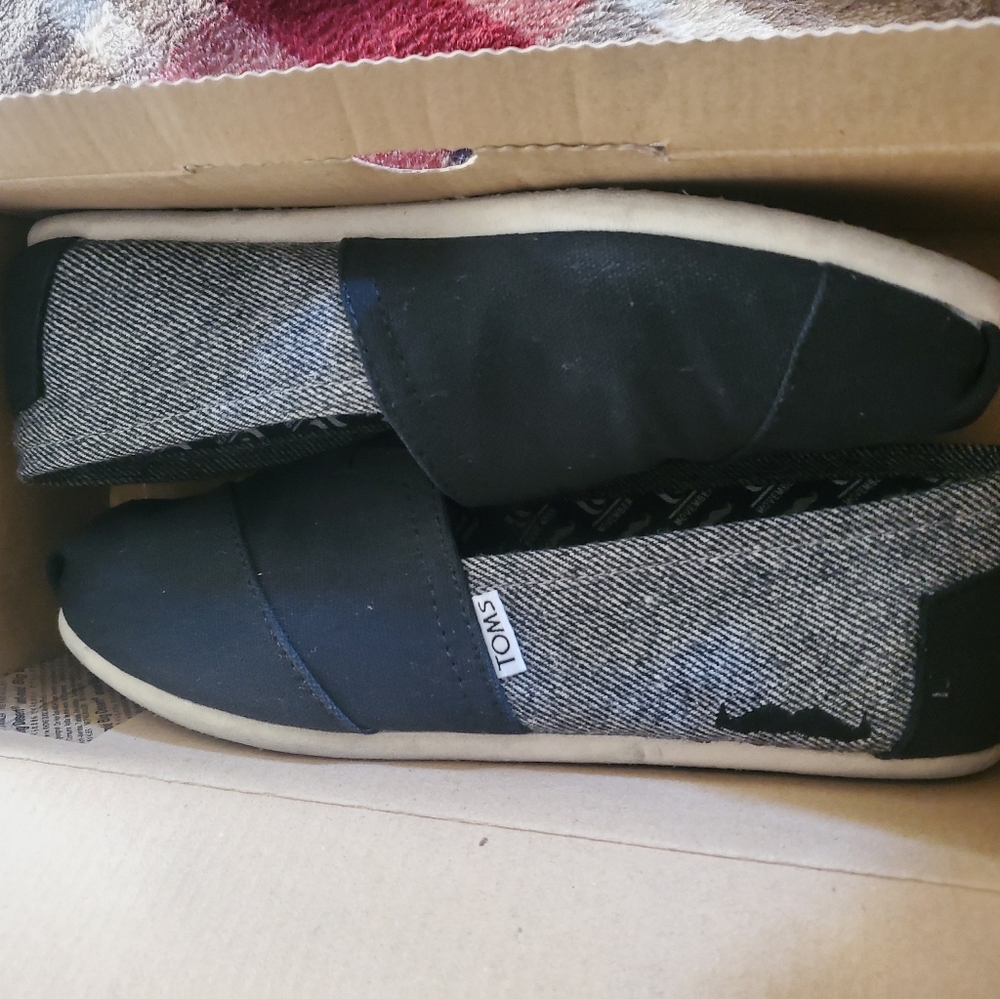 Toms
